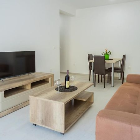 Grejm Lux Family Apartments Petrovac Luaran gambar