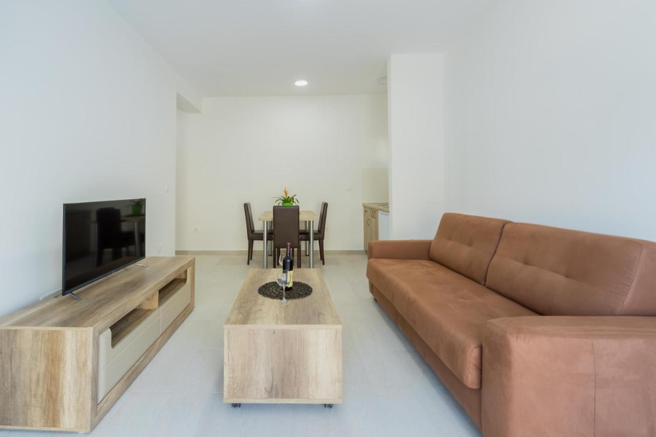 Grejm Lux Family Apartments Petrovac Luaran gambar
